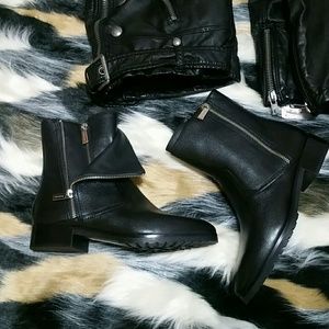 *SOLD*MICHAEL KORS BOOTIES